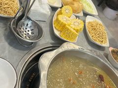 -光头药膳鸡(莱茵小镇店)