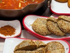 -毛辣果·贵州红酸汤牛肉火锅(西单店)