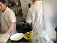 -胡记锅贴·沪上游子老鸭粉丝汤(太原路店)
