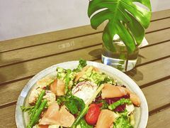 烤芦笋烟熏三文鱼沙拉-CHILLAX轻乐时(侨建·Hi City店)