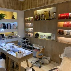 -EMILY艾枚莉美甲美睫·美颜·现磨咖啡