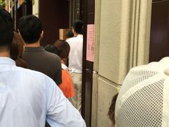 等位区-上海市长春食品商店(淮海中路店)