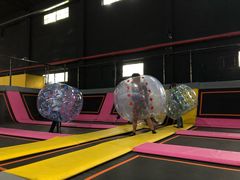-嘿哟动霸CHUA·新潮玩运动娱乐中心·蹦床滑冰团建乐园