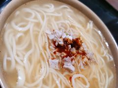 -亮亮面馆(经六路店)