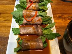 薄荷牛肉卷-云海肴·汽锅鸡·云南代表菜(天津国金汇店)