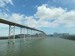 -嘉乐庇总督大桥