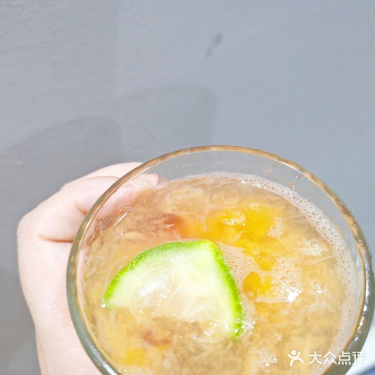 香水柠檬蜜桃果饮