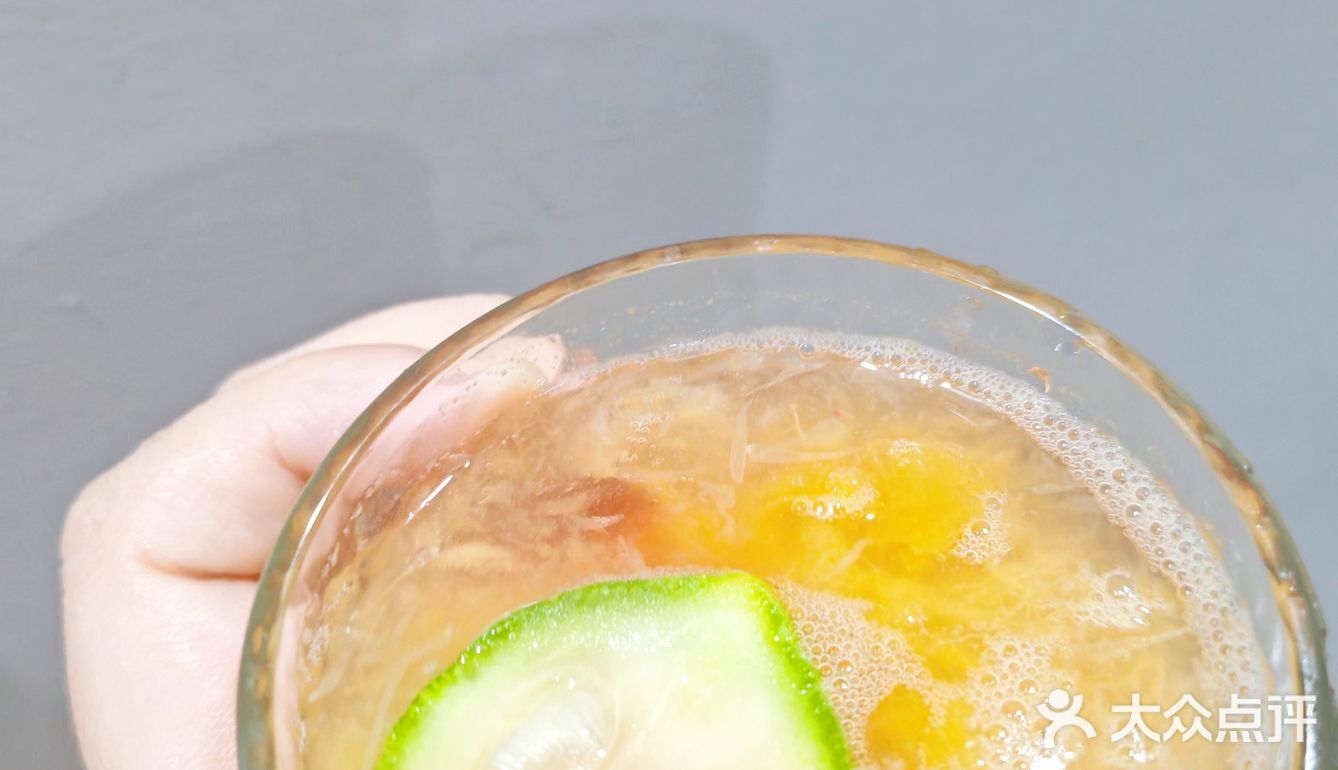 香水柠檬蜜桃果饮