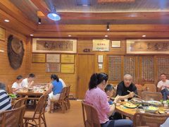 -苗阿哥酸汤牛肉火锅(体育场店)