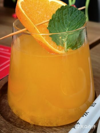 是暴打粒粒橙的甜美腻歪， 是抹茶奶油蛋糕的清新脱俗