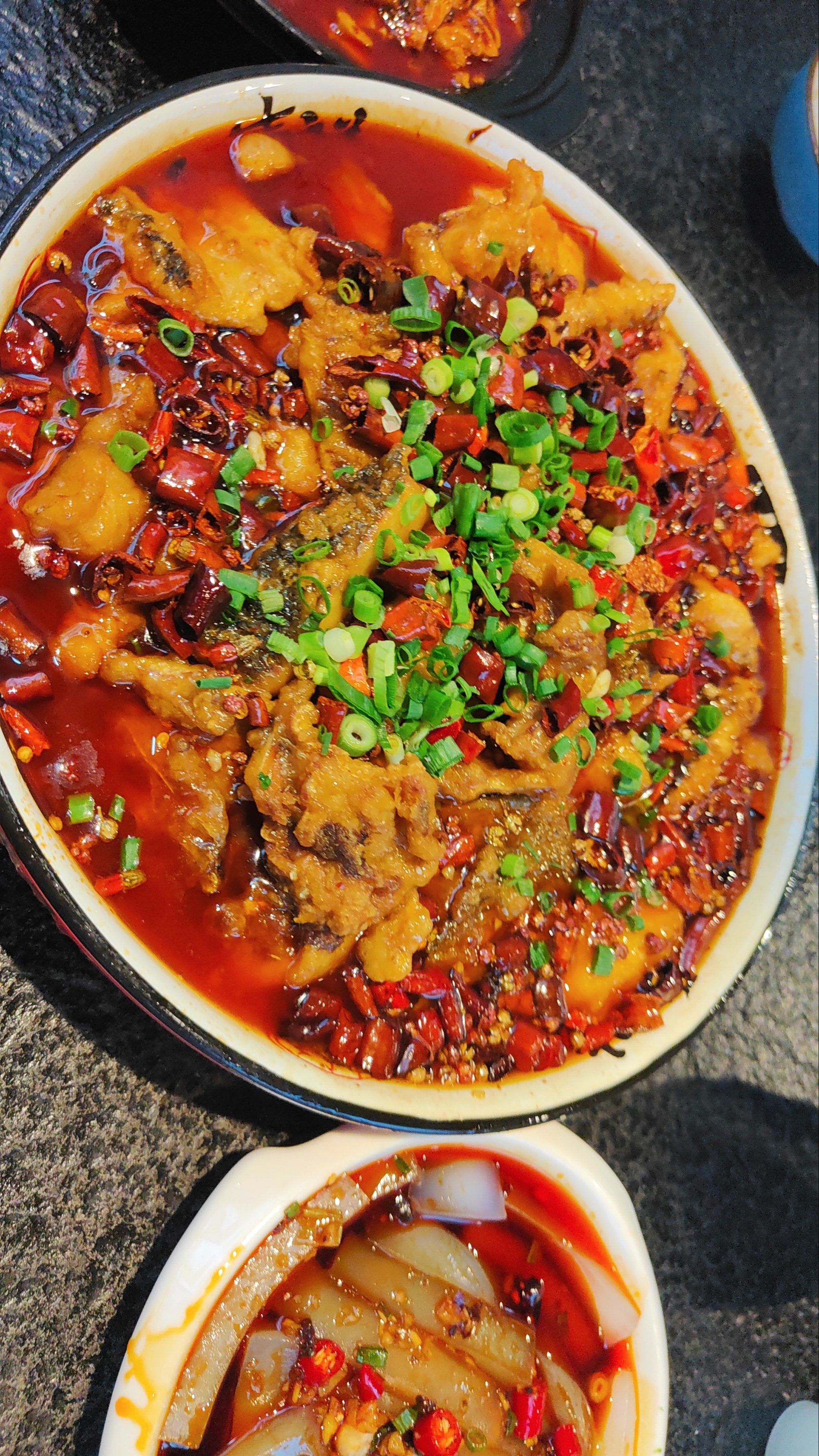 午餐一份美美的塘坝鱼,楼下新开的店这鱼做