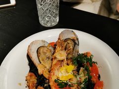 墨鱼汁黑虎虾意面-C&R西班牙餐厅