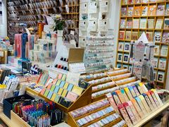 -猫的天空之城概念书店(束河店)