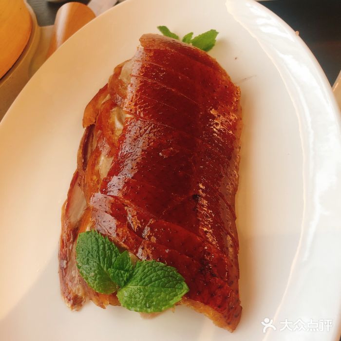 荣里烤鸭琉璃一品酥烤鸭图片