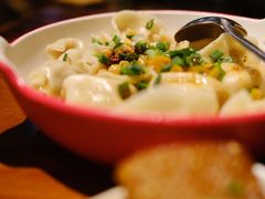 -爆炸头阿姨小四川正宗川味小吃(无任何分店)
