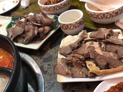 -乳仔牛牦牛汤锅 烤羊排(松潘古城店)