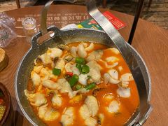 思茅酸汤鱼片-老滇山寨•云南特色菜•地方菜•民族风情歌舞表演(金碧店)