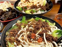 -丽虹云南过桥米线(兴工街店)