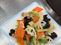-屯老二农家铁锅炖·行业领军者(梅江店)
