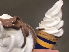 双色冰激凌-宜家·瑞典风味餐厅(北京西红门店)