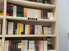 -钟书阁(群光广场店)