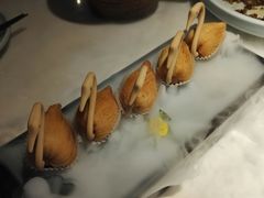 天鹅榴莲酥-韵秋荷(宝山龙湖天街店)