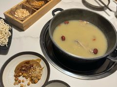 -汤宴·参须肚包鸡(南京路店)