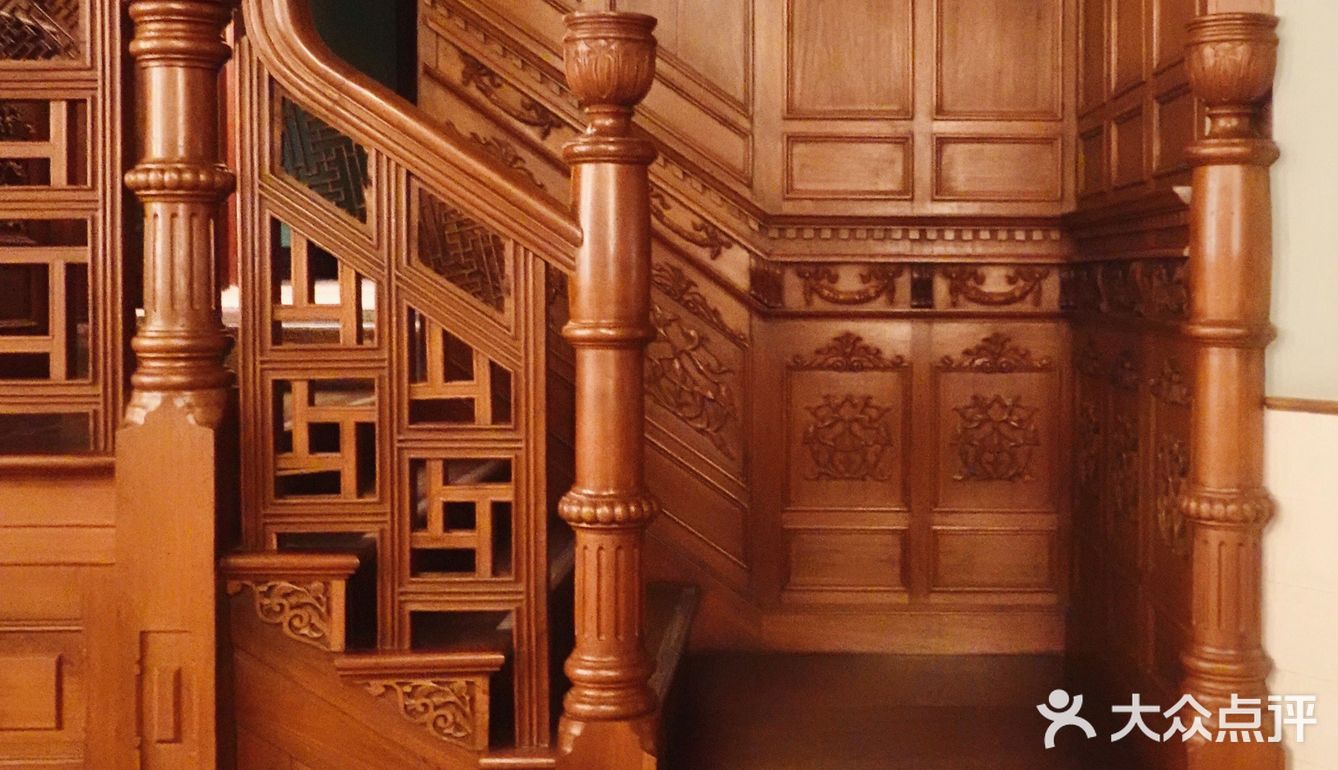 PRADA荣宅，你这样子办展我不可！