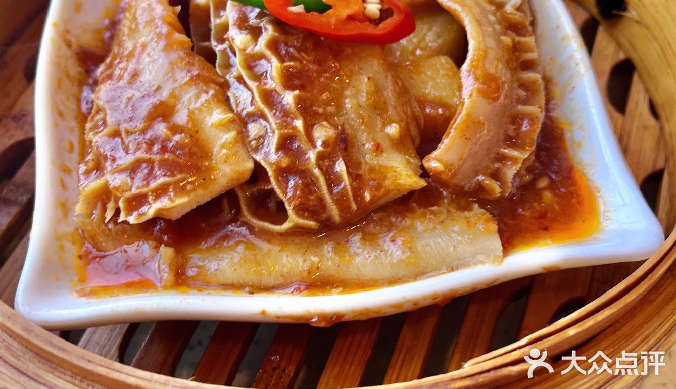 你说奇怪不奇怪，怎么一锅都是蒜