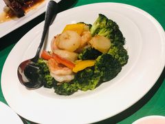瑶柱酱爆带子虾球-誉八仙茶室酒楼(新天地店)