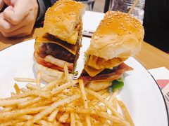 27&nbsp;牛肉汉堡-HELLO 27 意面·沙拉·帕尼尼