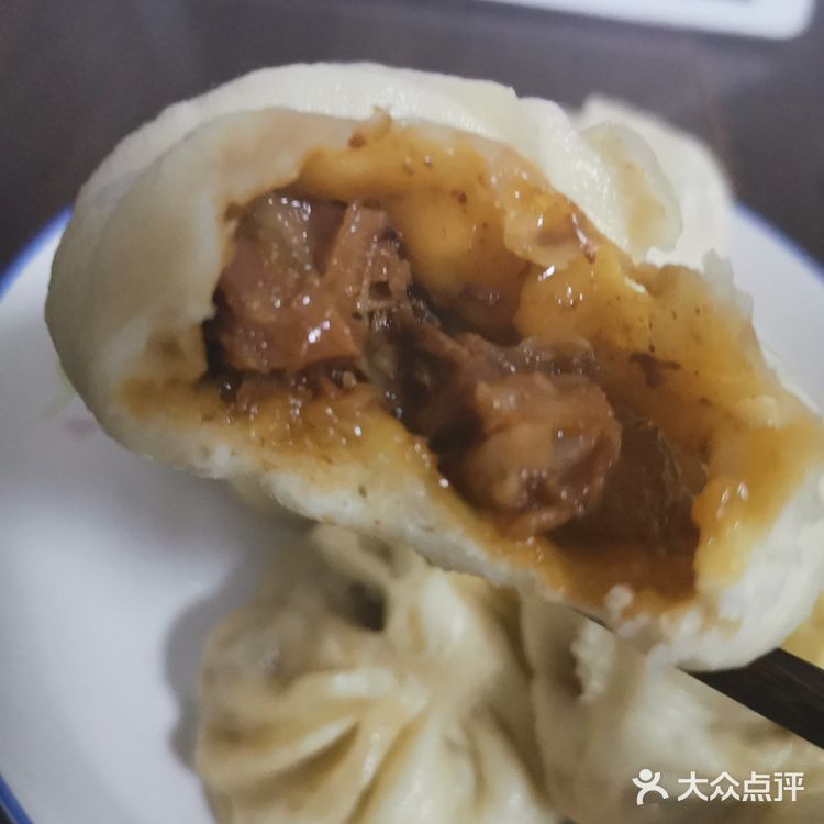 我可以负责任的说，是我到目前为止吃到的最好吃的包子