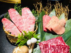 -山川小町·极番烧肉(新地假日广场店)