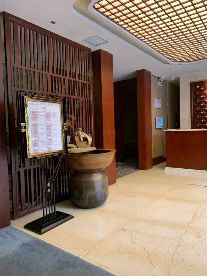 鼎族怡华(广元长宁国际店)-"店铺干净整洁,接待周到,因为我等了比较久