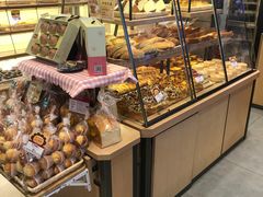 面包甜点陈列柜-山崎面包(苏州中心店)
