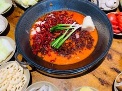 -四小区火锅·巷子里的重庆火锅(花照壁店)