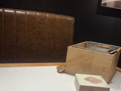 -聚友斋(陶瓷琉璃馆水晶街店)