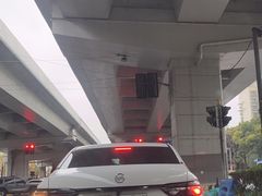 -鲨鱼皮汽车凹陷玻璃修复(静安店)