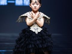 -翎秀服装模特