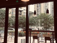靠窗位-明谦·Coffee&Cocktail Bar(美您公园店)