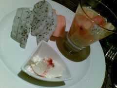 10122011_001-广州天河希尔顿酒店