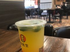 -李先生牛肉面大王(北京站售票厅餐厅)
