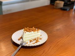 鲜奶油戚风佐焦糖脆-Be Lived Cafe比例咖啡(摩天轮店)