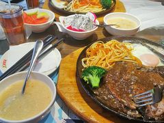 -豪享来中西餐厅(延安东路店)