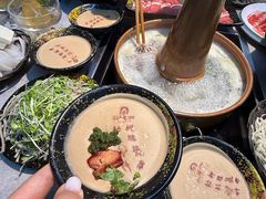 -洞庭洲·防空洞火锅·铜锅涮肉·烧烤(新百广场店)