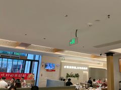-肥肥虾庄·金牌油焖大虾(汉口城市广场店)