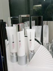 -变画·发型STUDIO