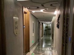 -新盈光·云会所(百丈东路店)