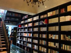 -钟书阁(松江泰晤士小镇店)