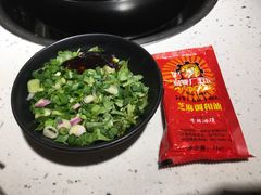 -钢管厂五区小郡肝串串香(奥克斯广场锦城万达店)